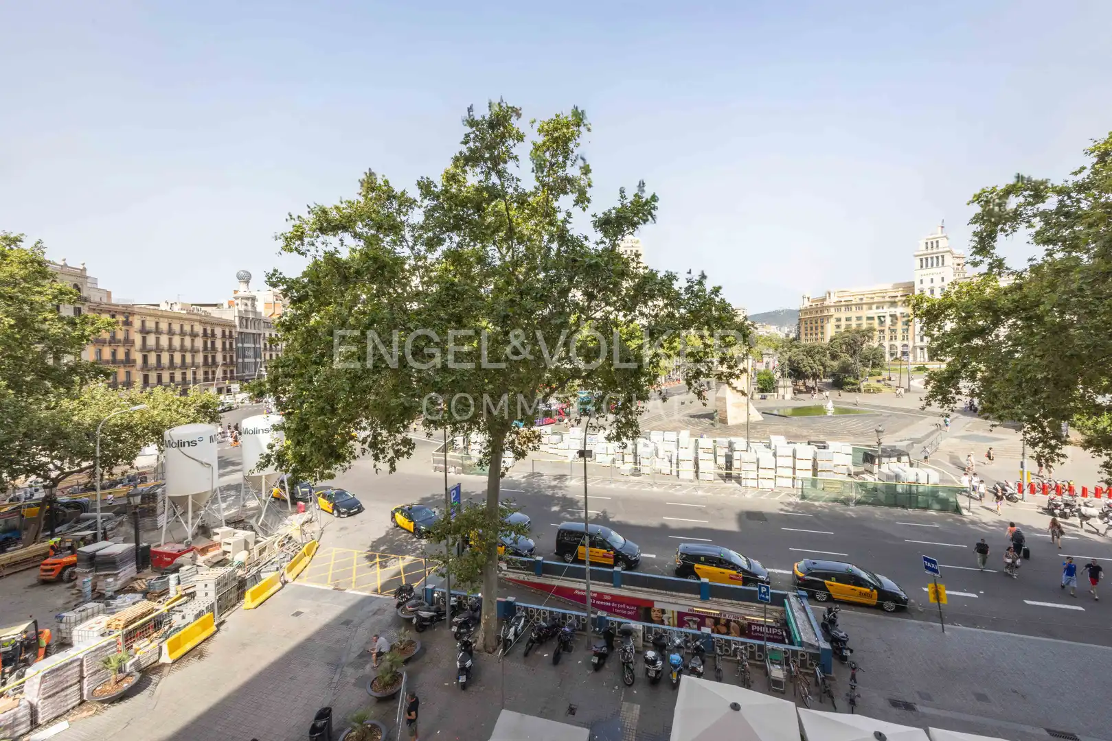 Exterior view of Office for rent in Barcelona  with Air Conditioner