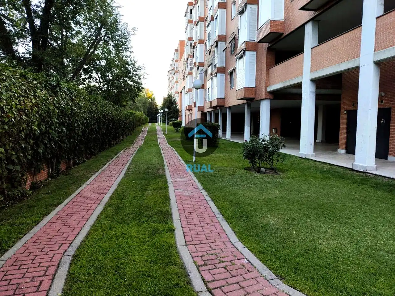 Pis de lloguer a Calle de Ladera de los Almendros, Valdebernardo - Valderribas