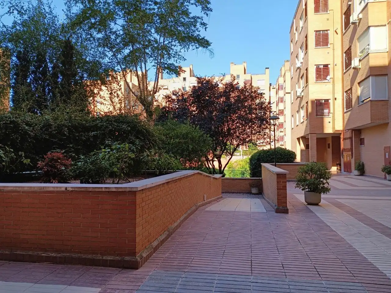 Außenansicht von Dachboden zur Miete in Madrid mit Klimaanlage, Heizung und Parkett