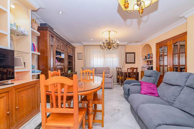 Casa adosada en Venta en Calle 29 ABRIL, 12 en La Zubia Ciudad