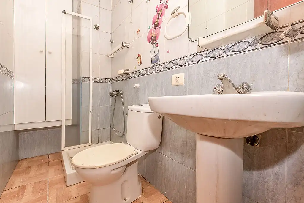 Piso en venta en C/ Gregorio Gutierrez, Miller