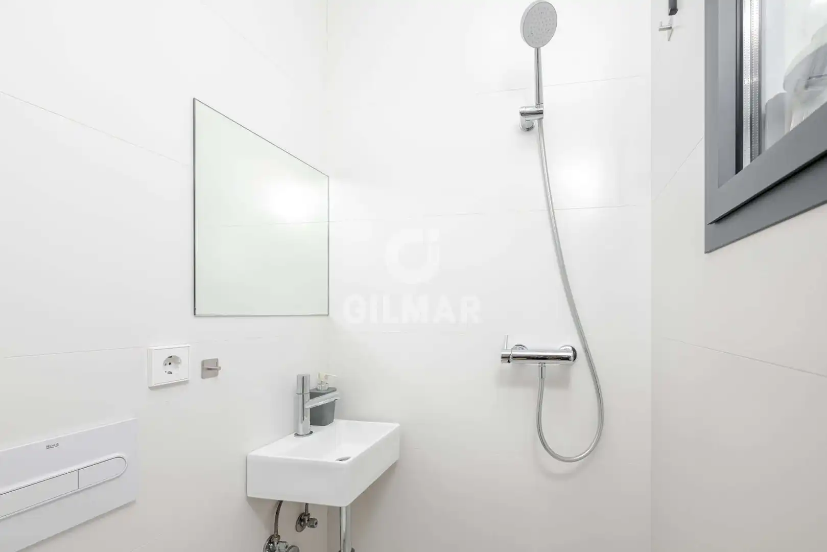 Baño de Casa adosada en venta en Sevilla con Calefacción y Piscina