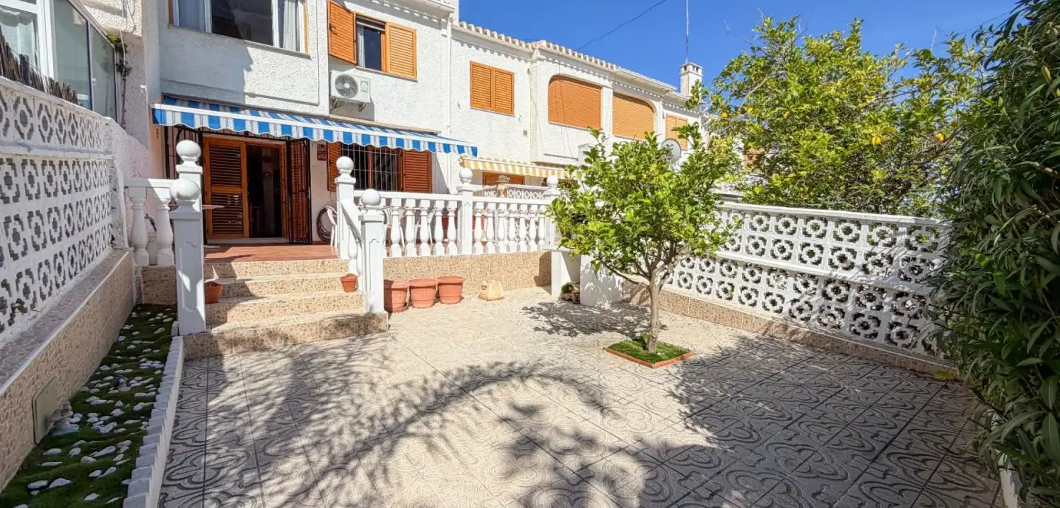 Casa a schiera con terrazza in vendita a Jazmines, imagen 2