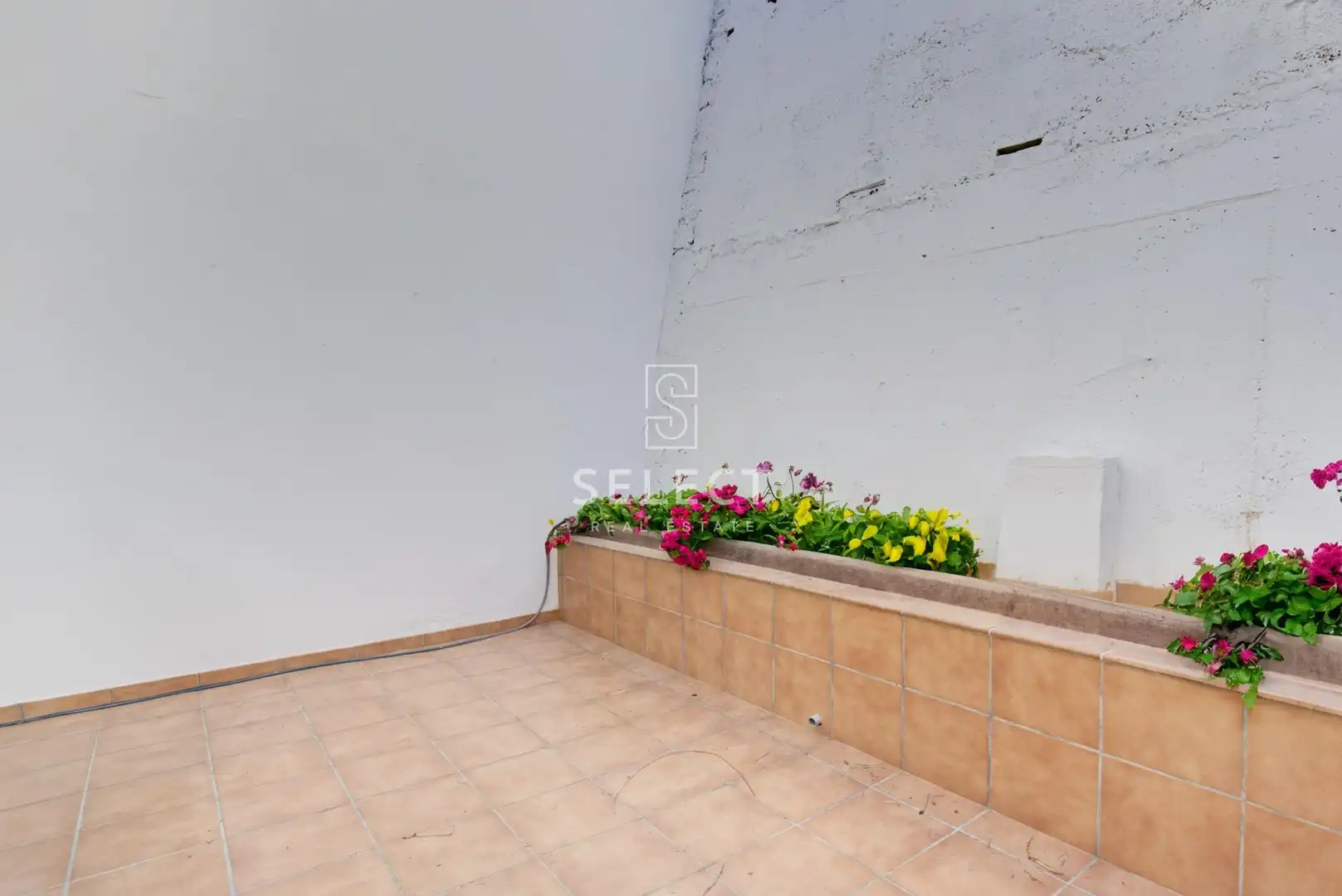Vista exterior de Casa adosada en venda en Almuñécar amb Terrassa, Balcó i Piscina comunitària