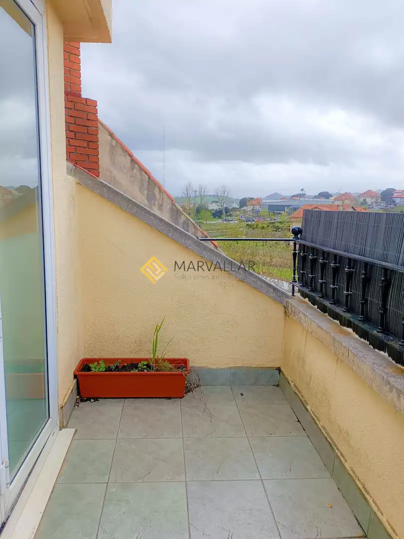 Terraza de Dúplex de alquiler en Santa Cruz de Bezana con Calefacción, Terraza y Amueblado