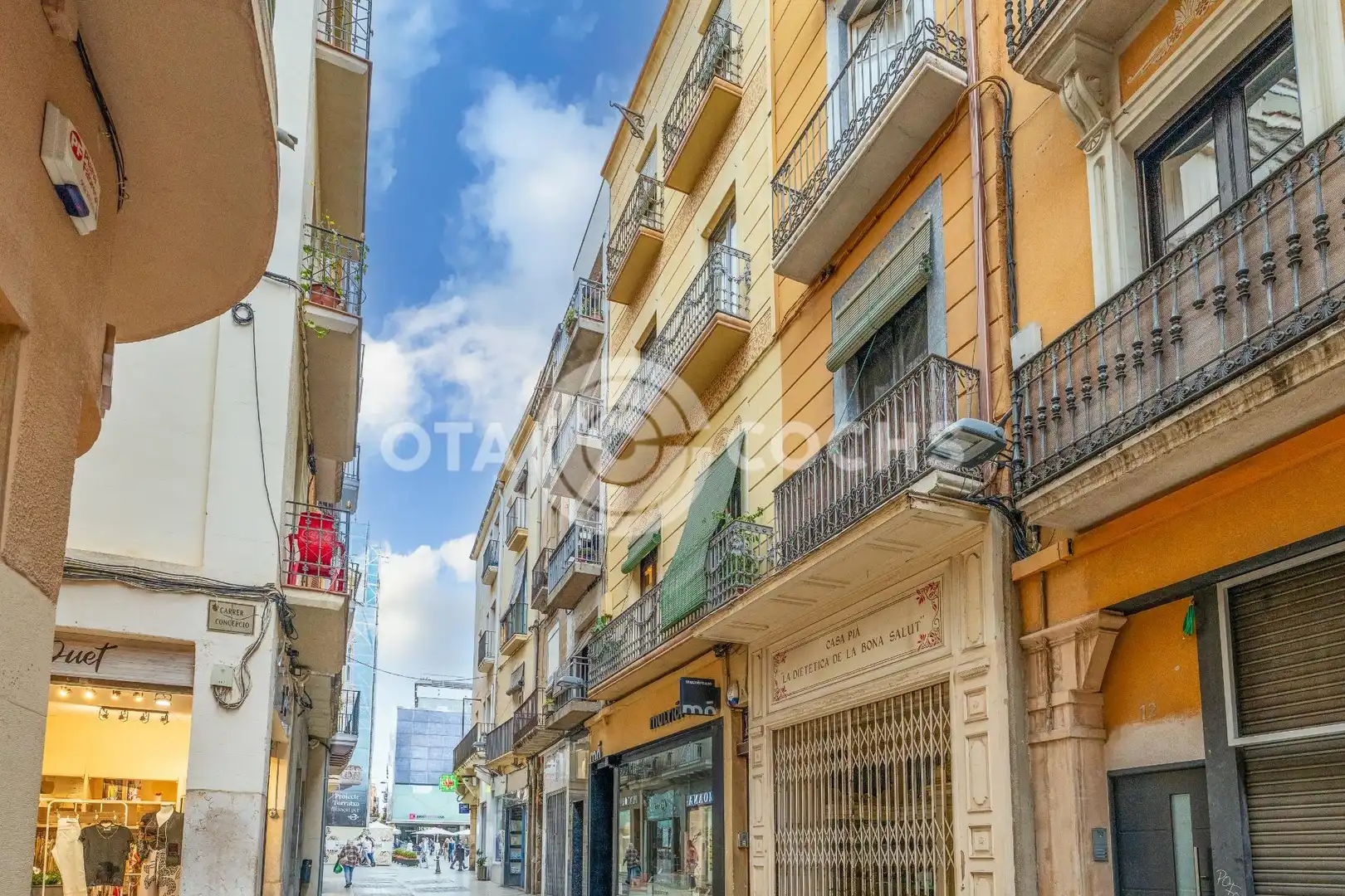 Vista exterior de Piso en venta en Reus con Terraza y Balcón