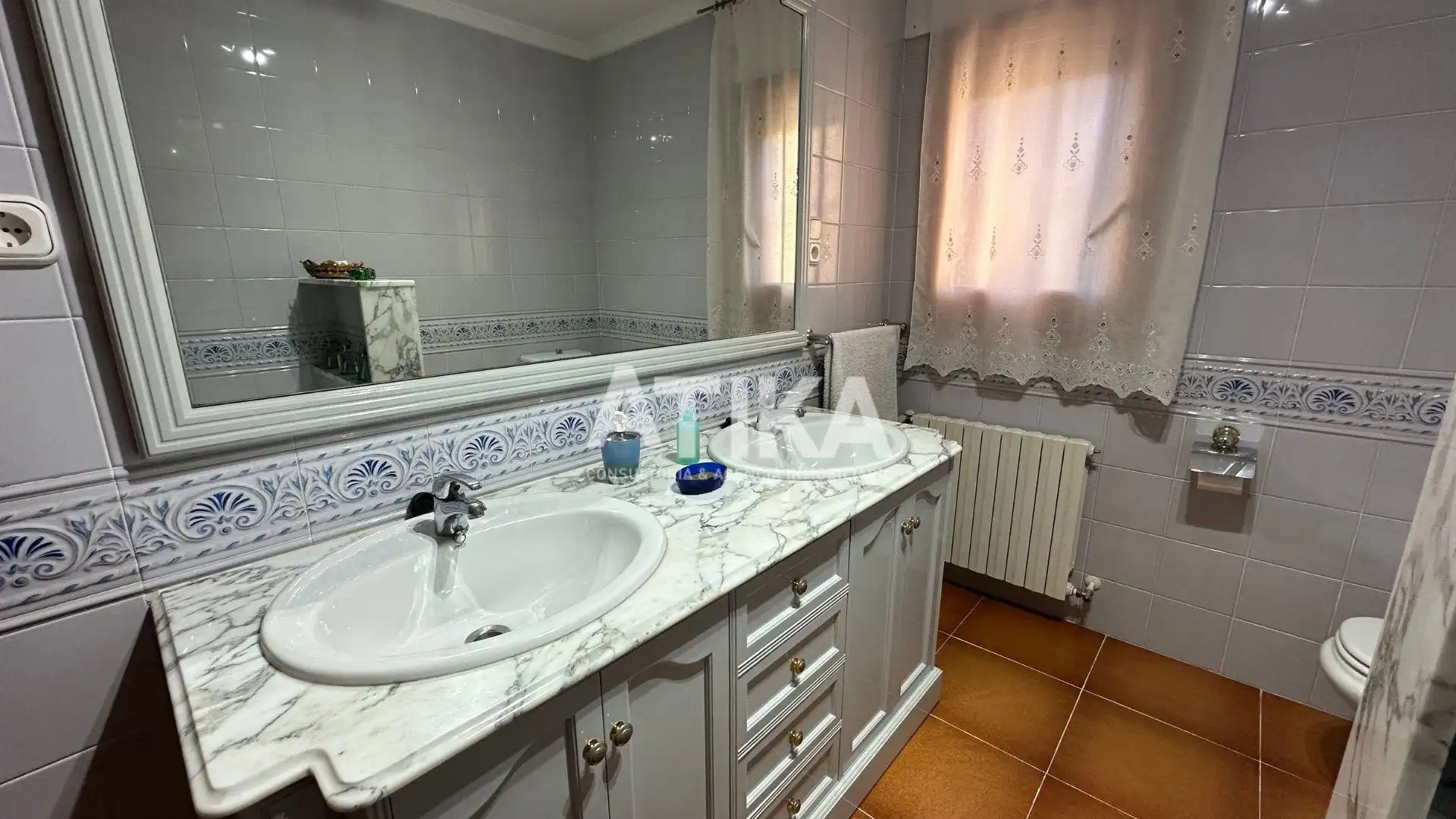 Bany de Casa o xalet en venda en Ontinyent amb Aire condicionat, Calefacció i Jardí privat