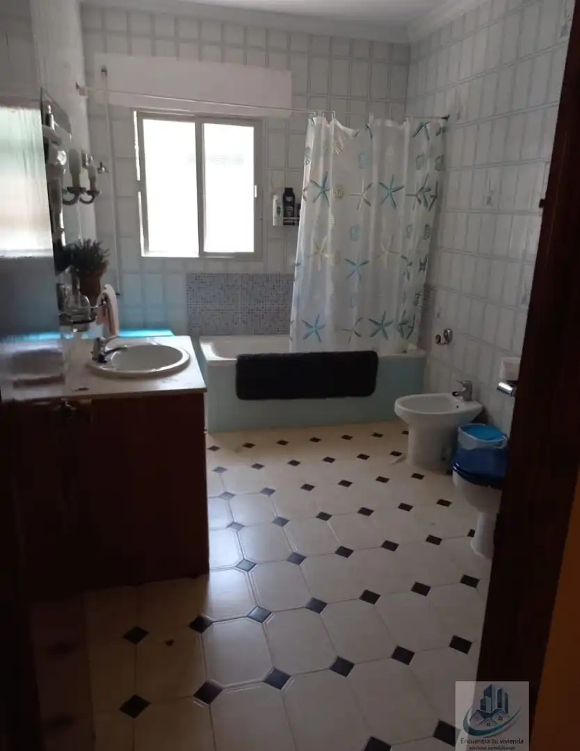 Bany de Casa o xalet en venda en Chiclana de la Frontera amb Piscina i Alarma