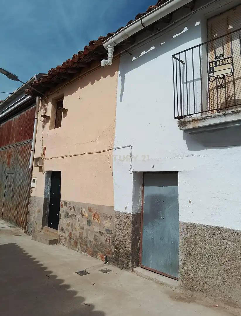 Vista exterior de Casa o xalet en venda en Guijo de Coria amb Traster