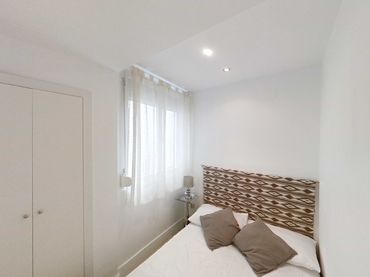 Appartamento con balcone in affitto a Calle del Salitre
