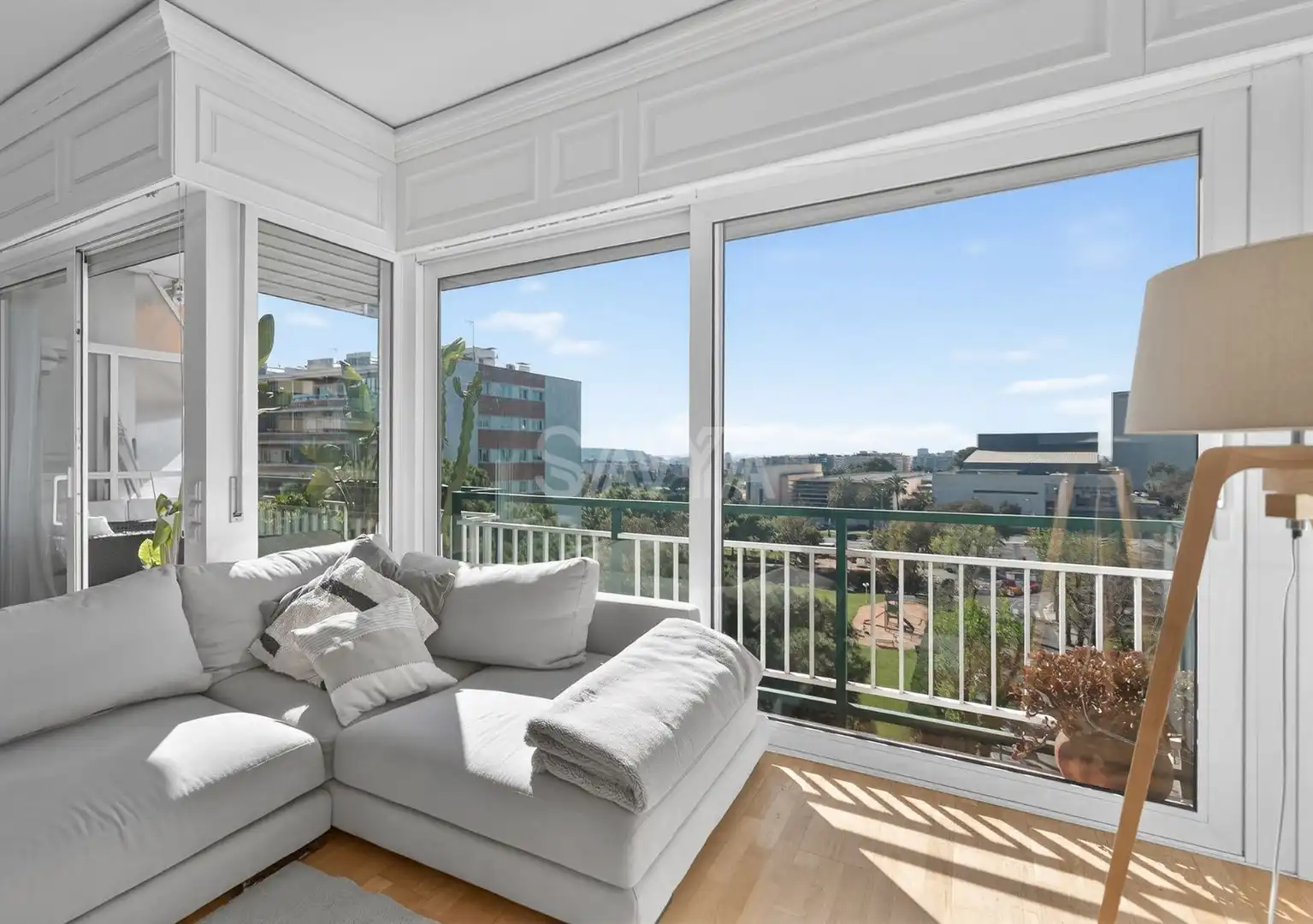Vista exterior de Piso en venta en Barcelona con Aire acondicionado, Calefacción y Parquet
