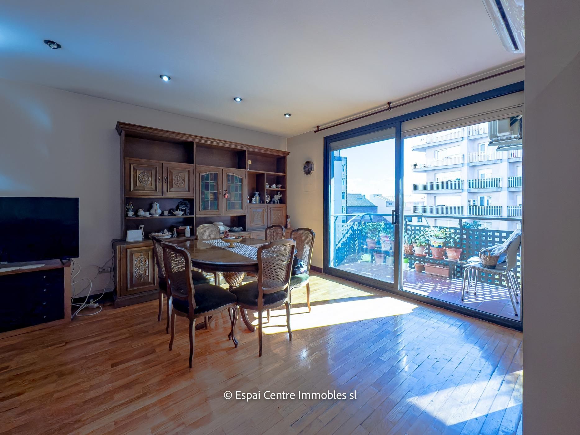 Dining room of Flat for sale in Terrassa  with Air Conditioner, Heating and Parquet flooring