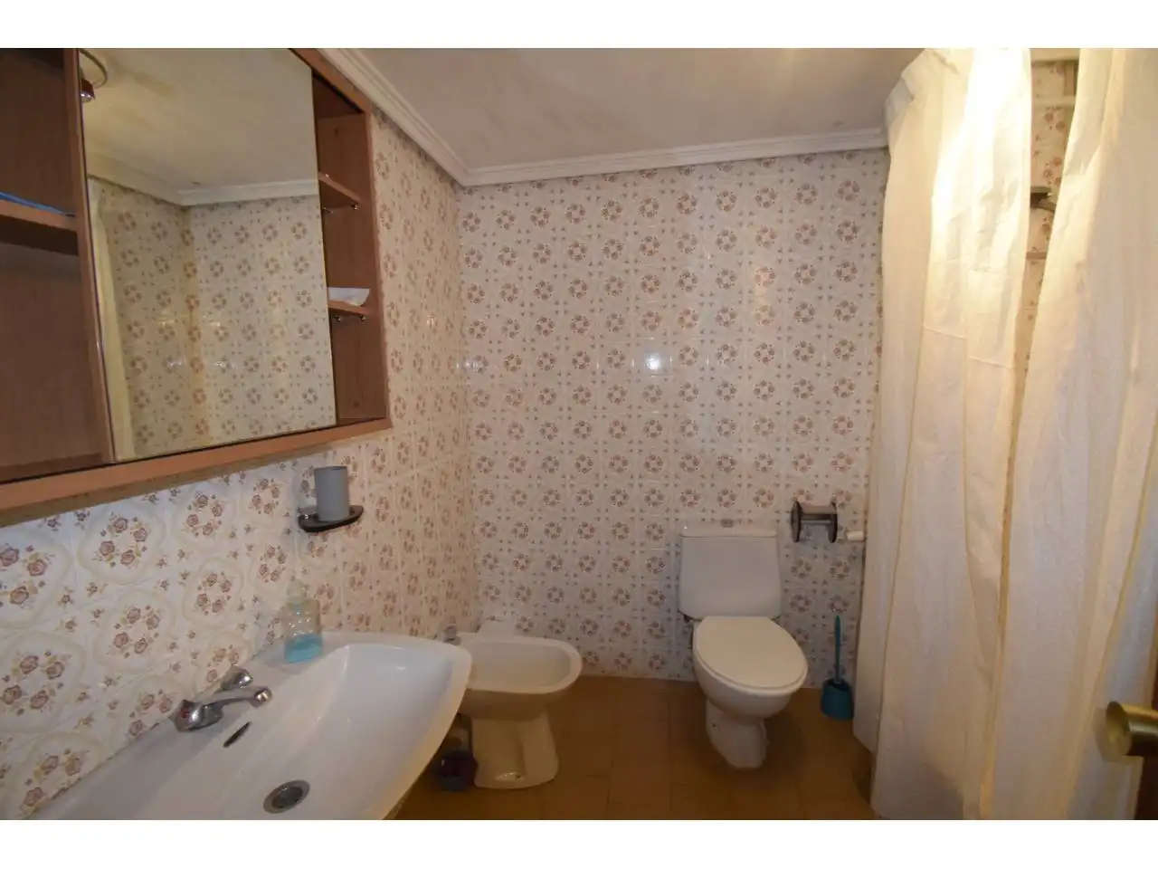 Baño de Piso de alquiler en León Capital  con Calefacción, Terraza y Trastero