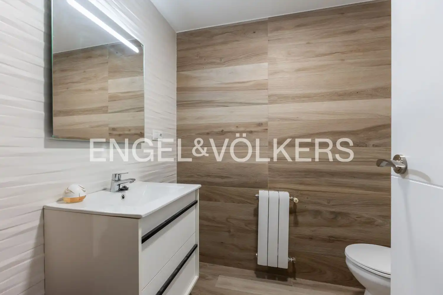 Baño de Piso en venta en Valencia con Aire acondicionado, Calefacción y Parquet