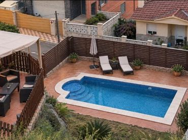 Casa amb piscina en venda a Abrera