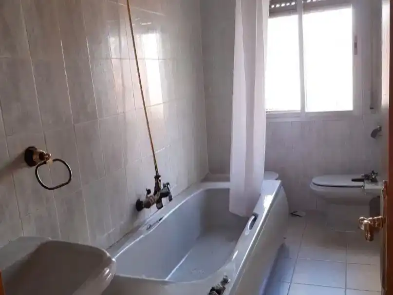 Badezimmer von Wohnung zur Miete in Colmenar Viejo mit Möbliert