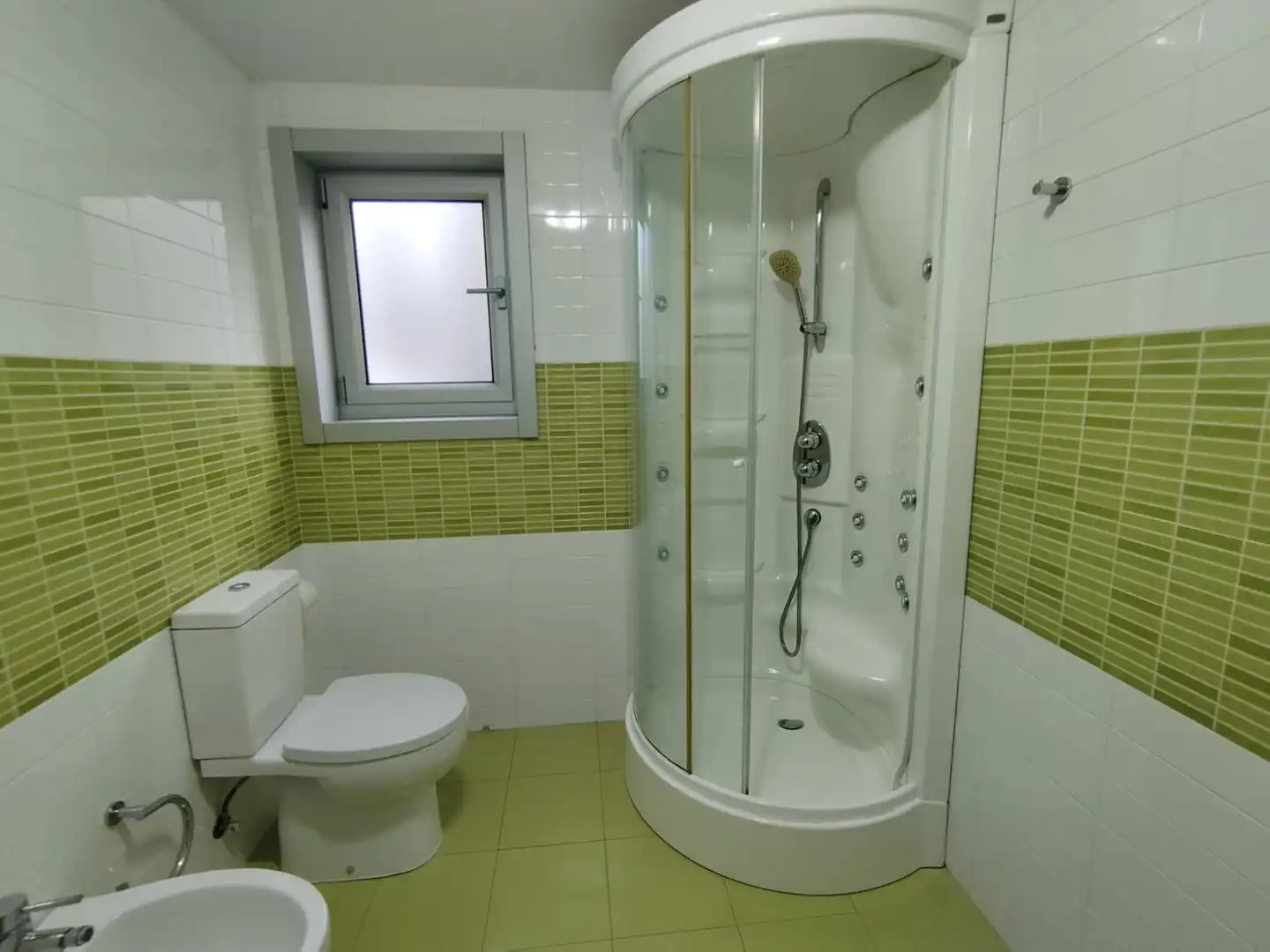 Baño de Dúplex en venta en Narón con Calefacción, Parquet y Terraza