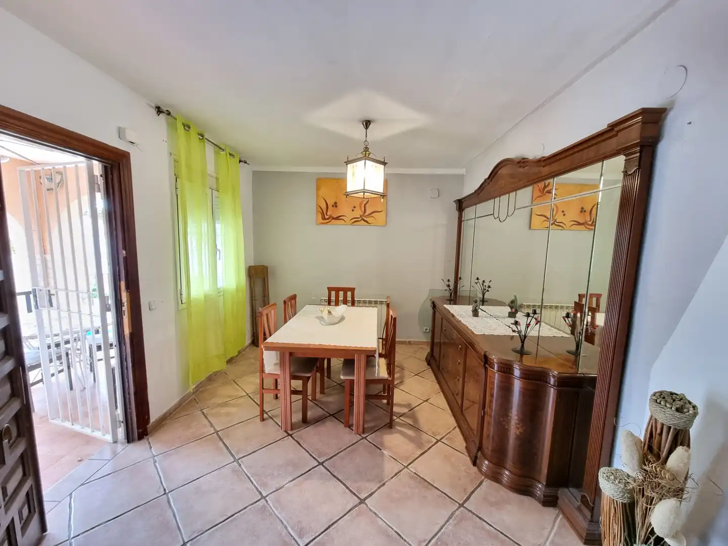 Menjador de Casa o xalet en venda en Cambrils amb Aire condicionat, Calefacció i Jardí privat