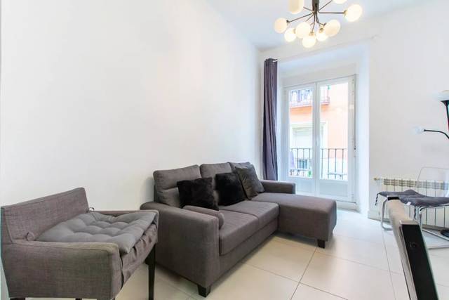 Piso en Venta en Universidad - Malasaña