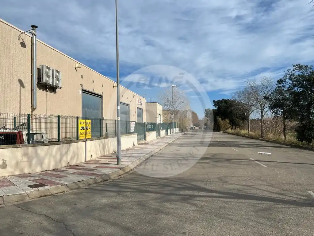 Fabrikhallen zur Miete in calle del Camí Vell, Fenals