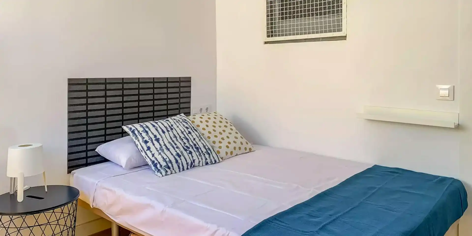 Bedroom of Flat for share in L'Hospitalet de Llobregat  with Heating, Furnished and Washing machine