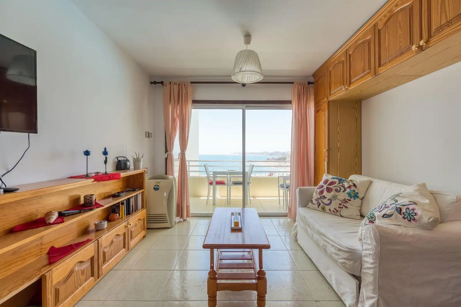 Living room of Study for rent in San Bartolomé de Tirajana  with Terrace and Balcony