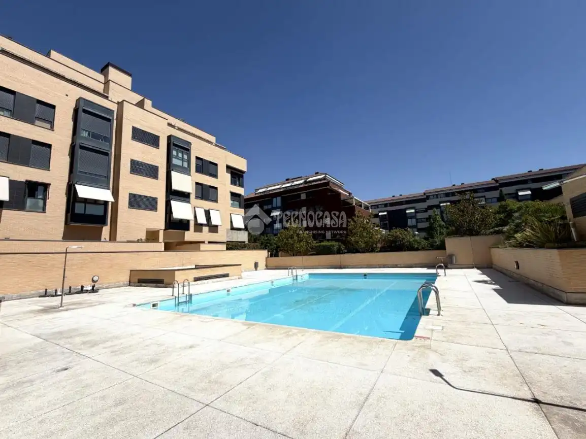 Piscina de Ático en venta en Madrid con Aire acondicionado, Calefacción y Terraza