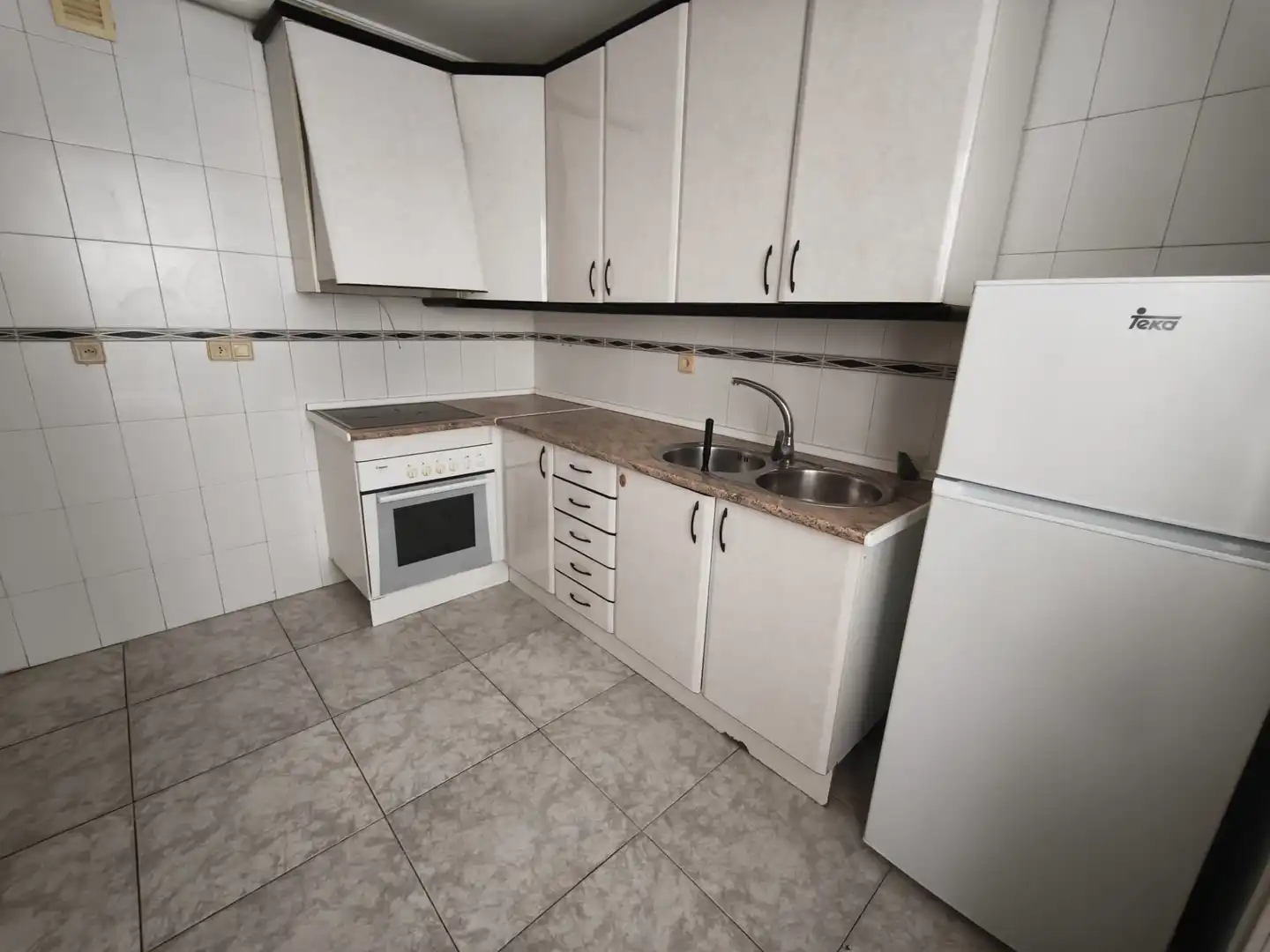 Apartament amb ascensor de lloguer a Avenida Isabel la Católica, imagen 5
