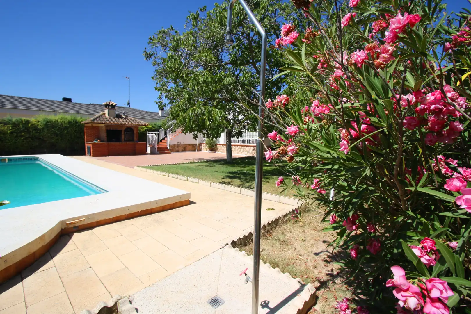 Piscina de Casa o xalet en venda en Albacete amb Aire condicionat, Calefacció i Terrassa
