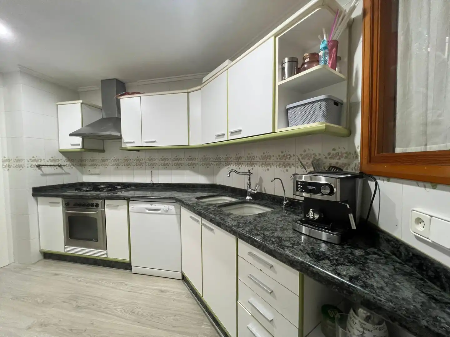 Cocina de Piso en venta en Ontinyent con Parquet, Trastero y Amueblado