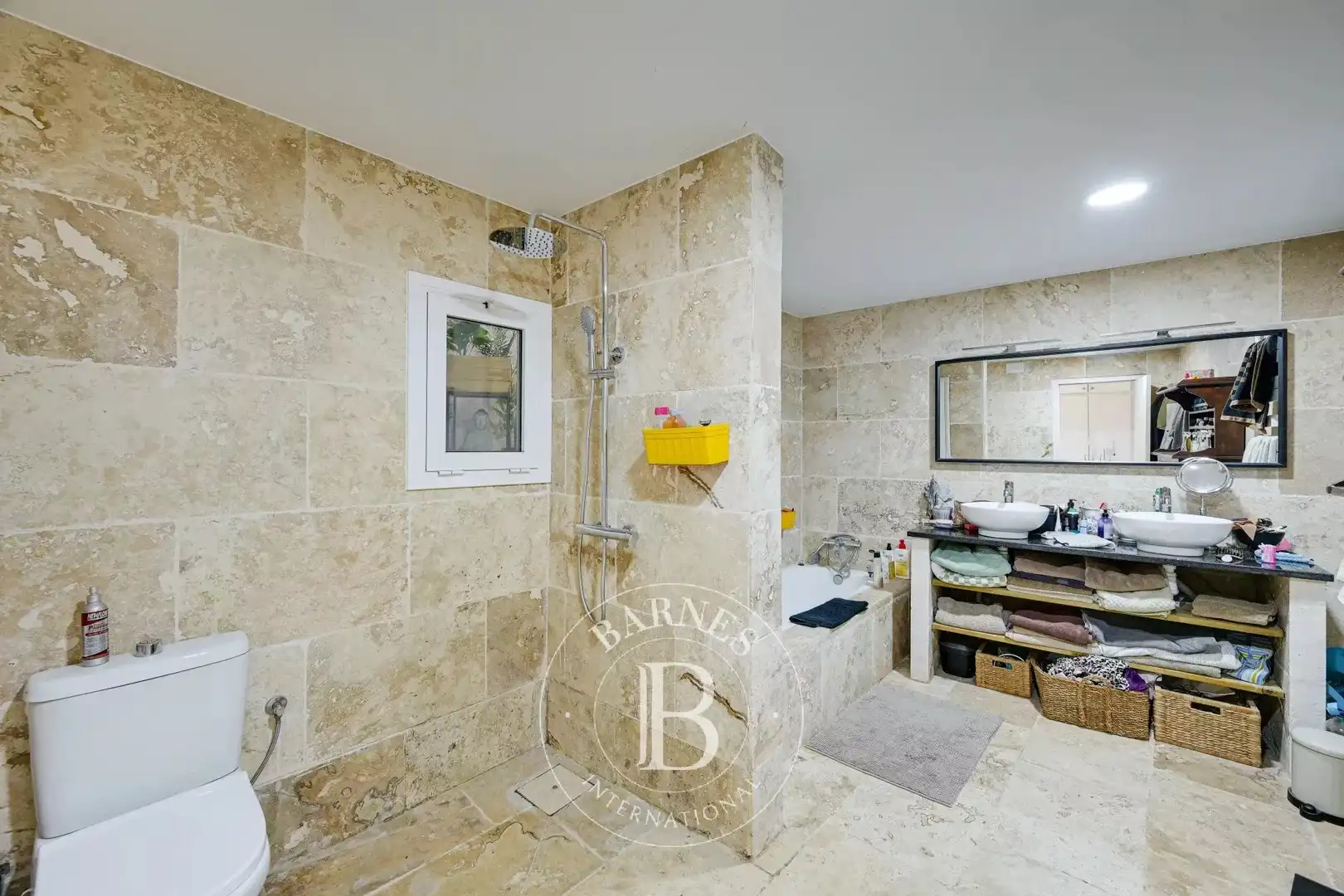 Country homes for sale in Montbarbat