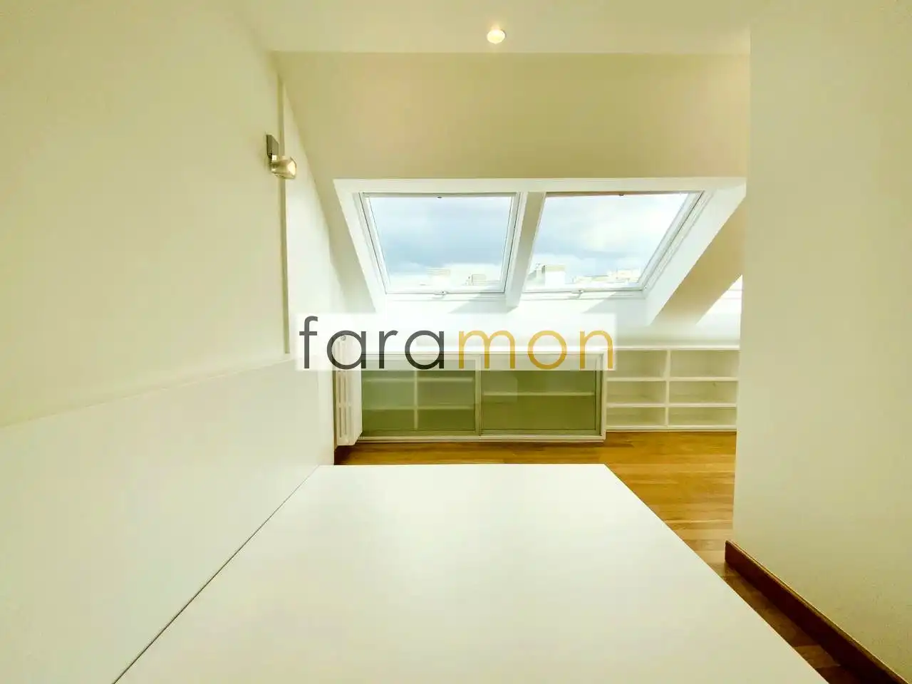 Bedroom of Flat for rent in Vigo   with Heating, Terrace and Storage room