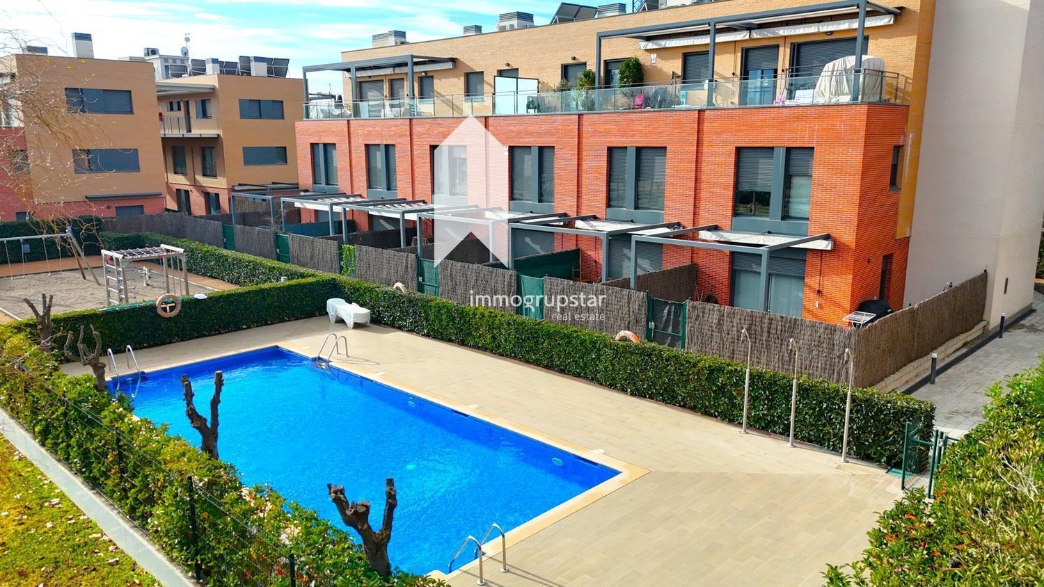 Piscina de Dúplex en venda en Castell-Platja d'Aro amb Aire condicionat, Calefacció i Jardí privat