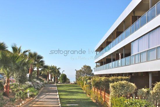 Vista exterior de Apartament de lloguer en Manilva amb Aire condicionat, Calefacció i Terrassa