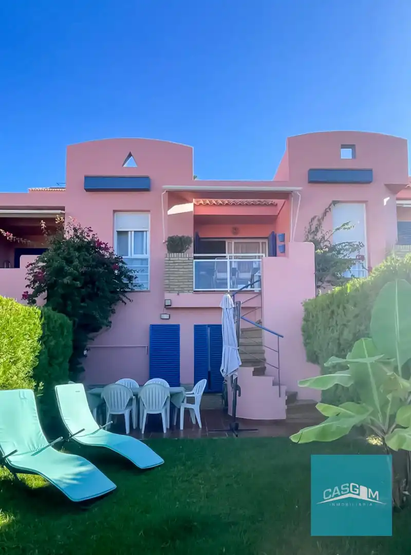 Adosado con piscina en venta en Islantilla Golf, imagen 2