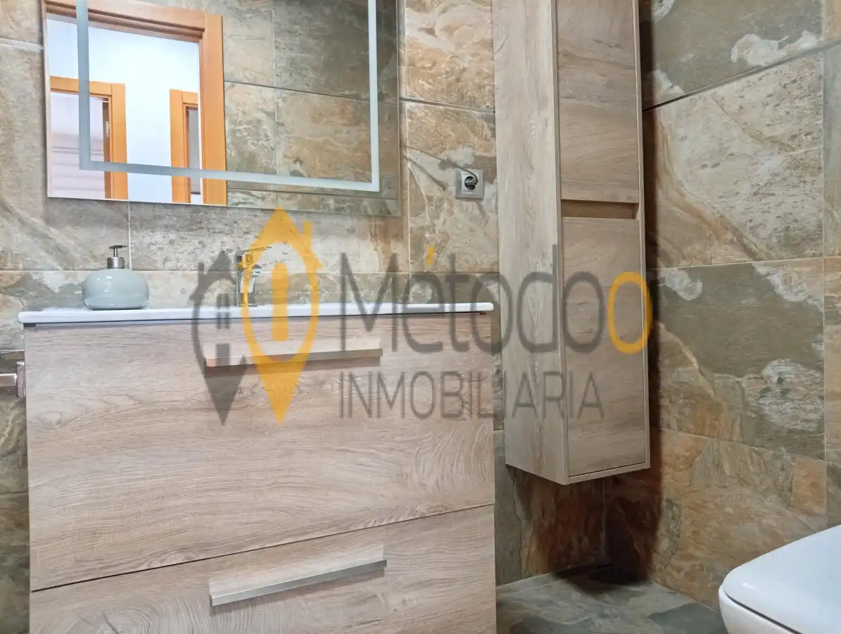 Bathroom of Flat for rent in Sevilla  with Air Conditioner, Heating and Parquet flooring