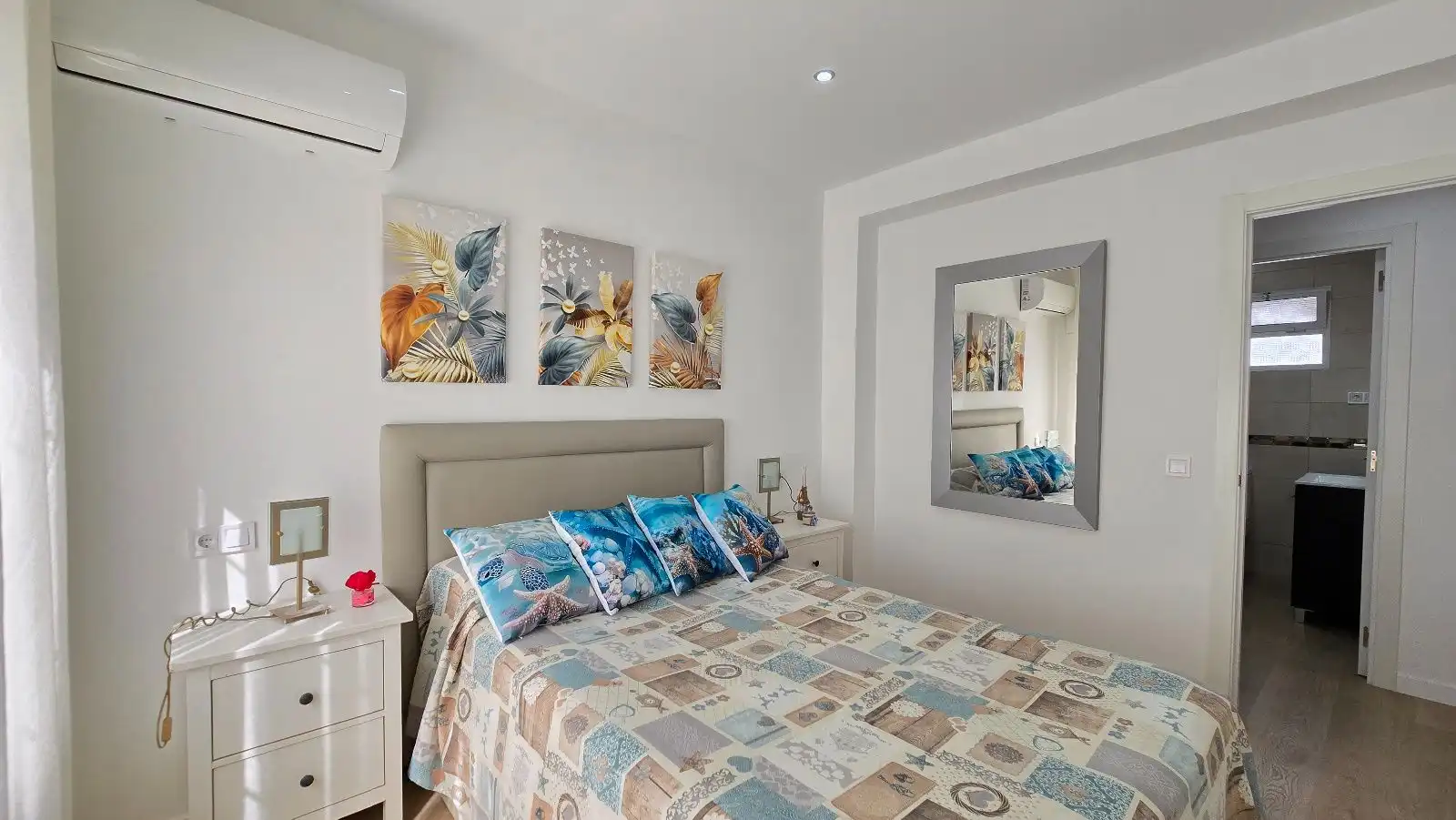 Dormitori de Casa o xalet en venda en Torremolinos amb Aire condicionat, Terrassa i Traster