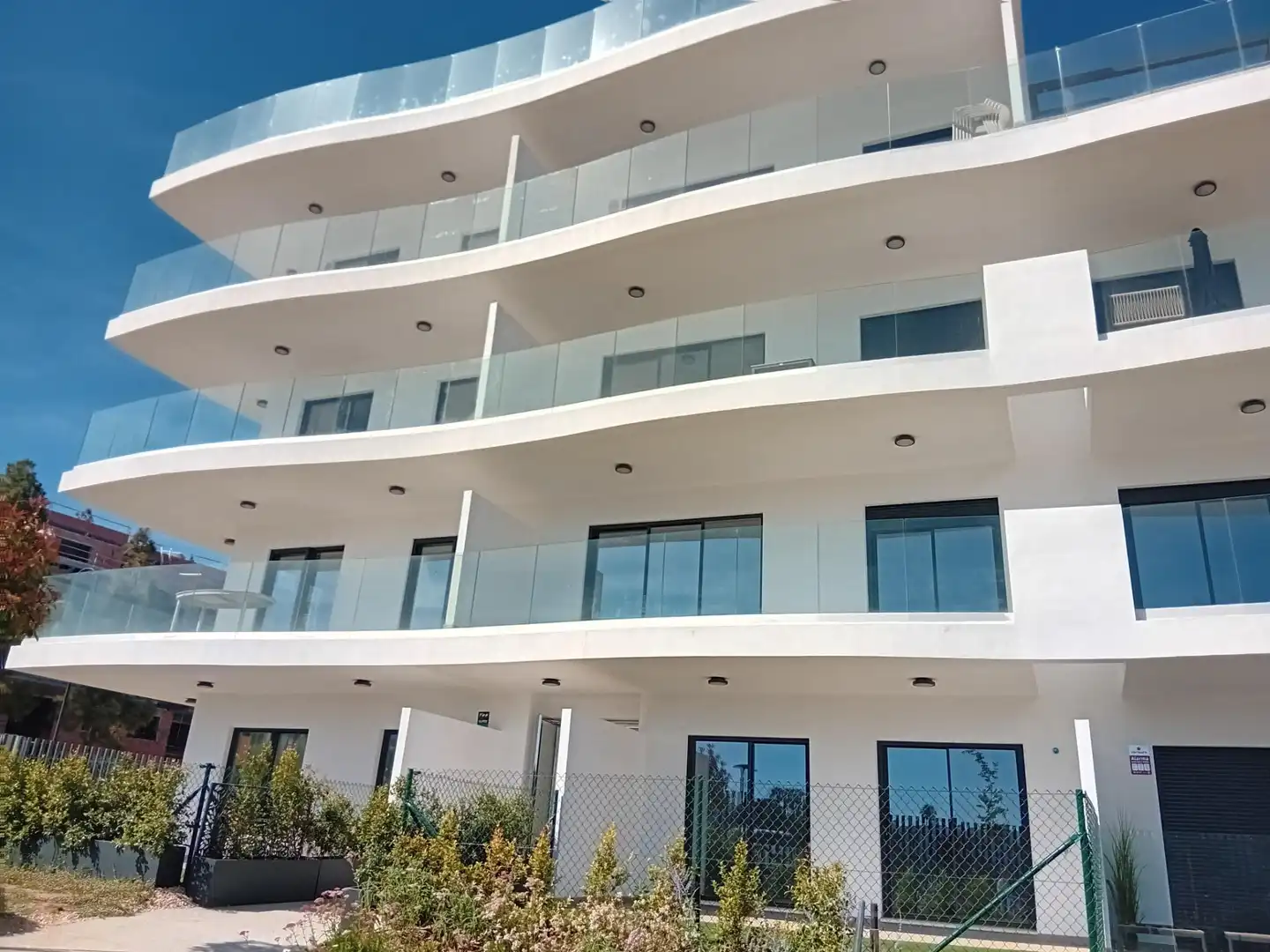 Vista exterior de Piso en venta en Mijas con Aire acondicionado, Jardín privado y Terraza
