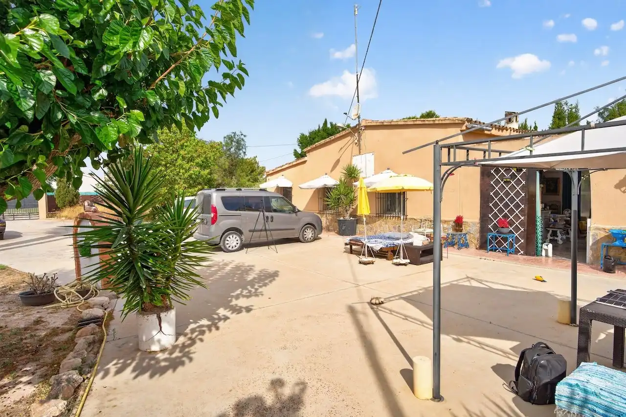 Außenansicht von Haus oder Chalet zum Verkauf in Elche / Elx mit Heizung, Privatgarten und Terrasse