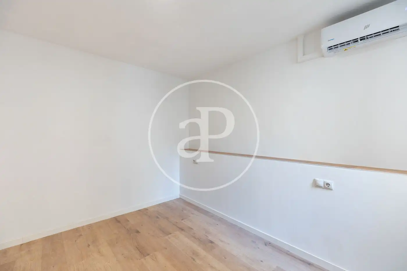 Piso en venta en Barcelona con Aire acondicionado, Calefacción y Balcón