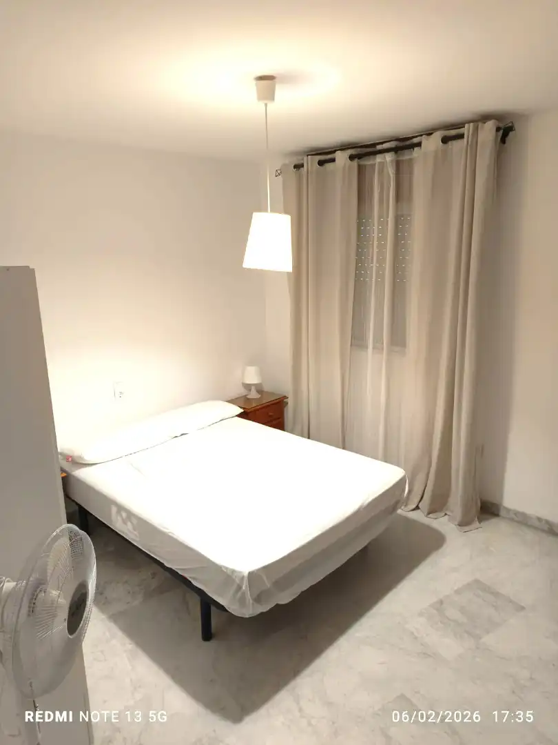 Bedroom of Apartments for rent in Granada  with Heating, Furnished and Washing machine