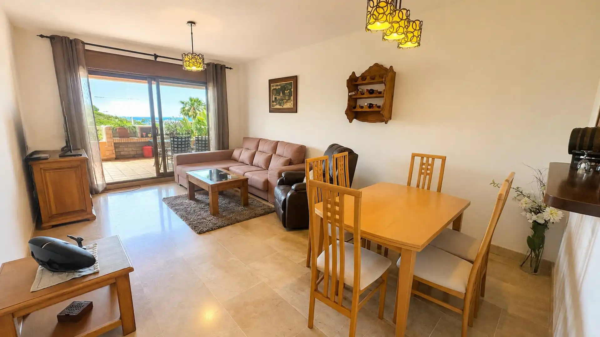 Sala de estar de Planta baja en venta en Manilva con Aire acondicionado, Terraza y Amueblado