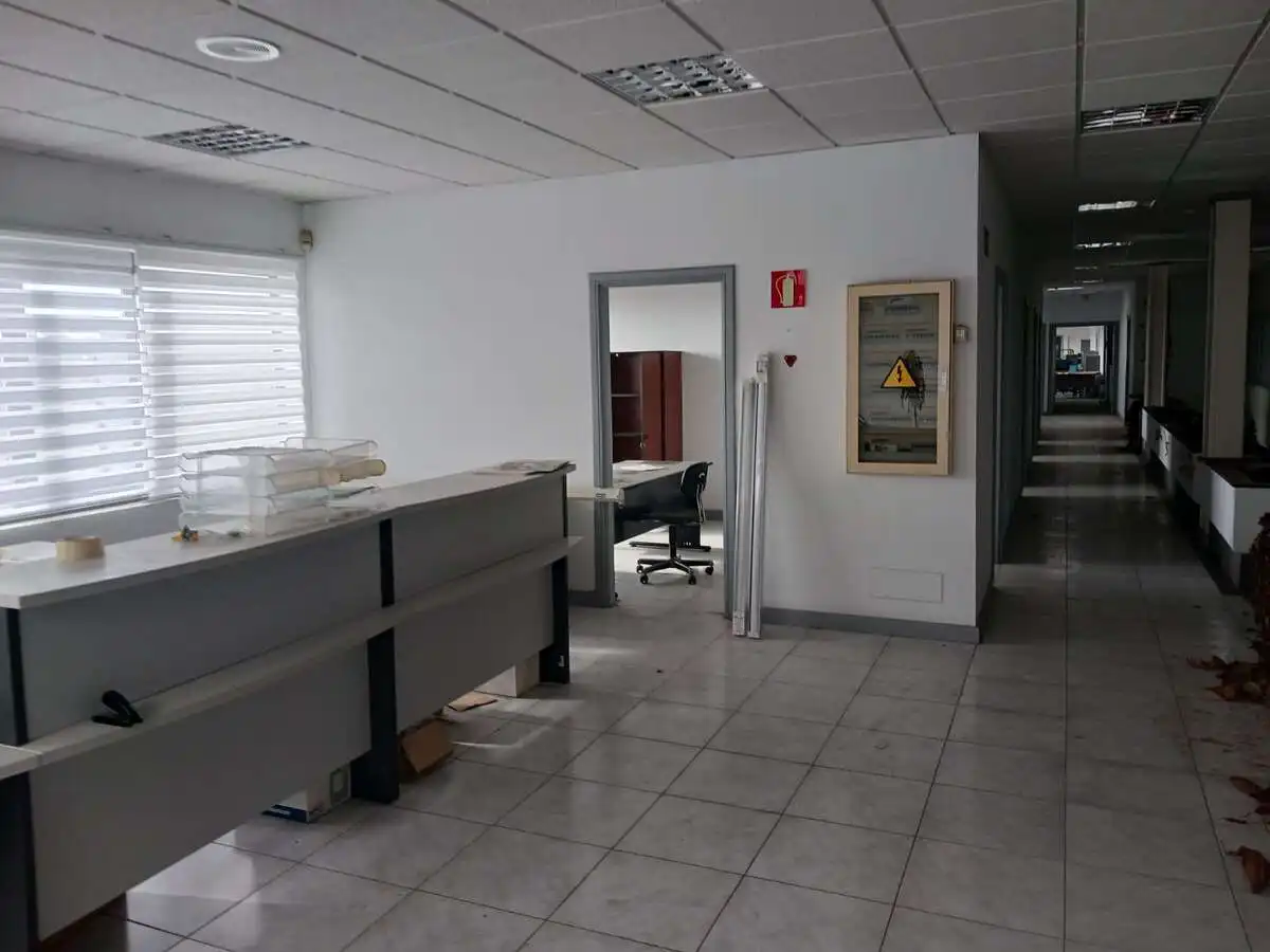 Nau industrial de lloguer en San Bartolomé