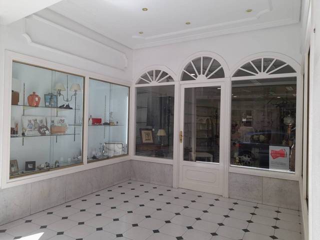 Local comercial en Alquiler en Calle Constitución en Ibi