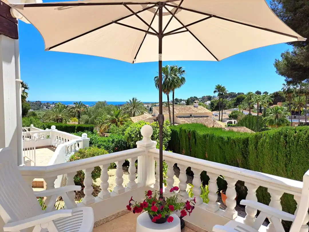 Terrasse von Einfamilien-Reihenhaus zum Verkauf in Moraira