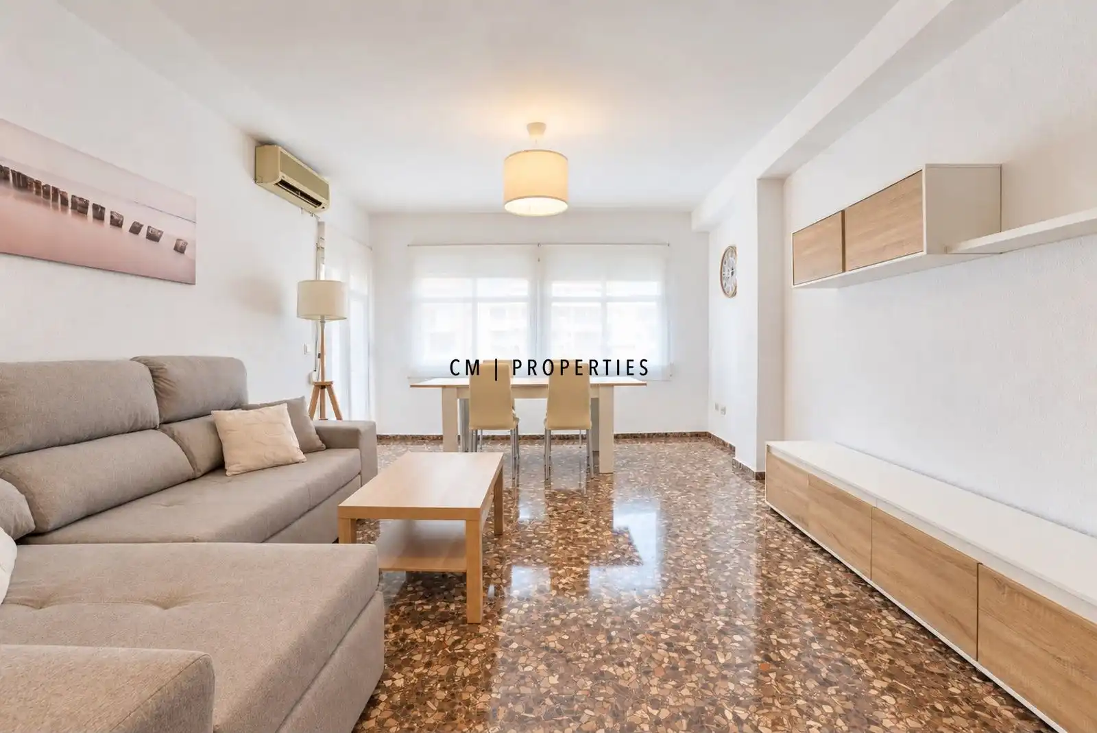 Sala d'estar de Pis de lloguer en Valencia amb Aire condicionat, Calefacció i Terrassa