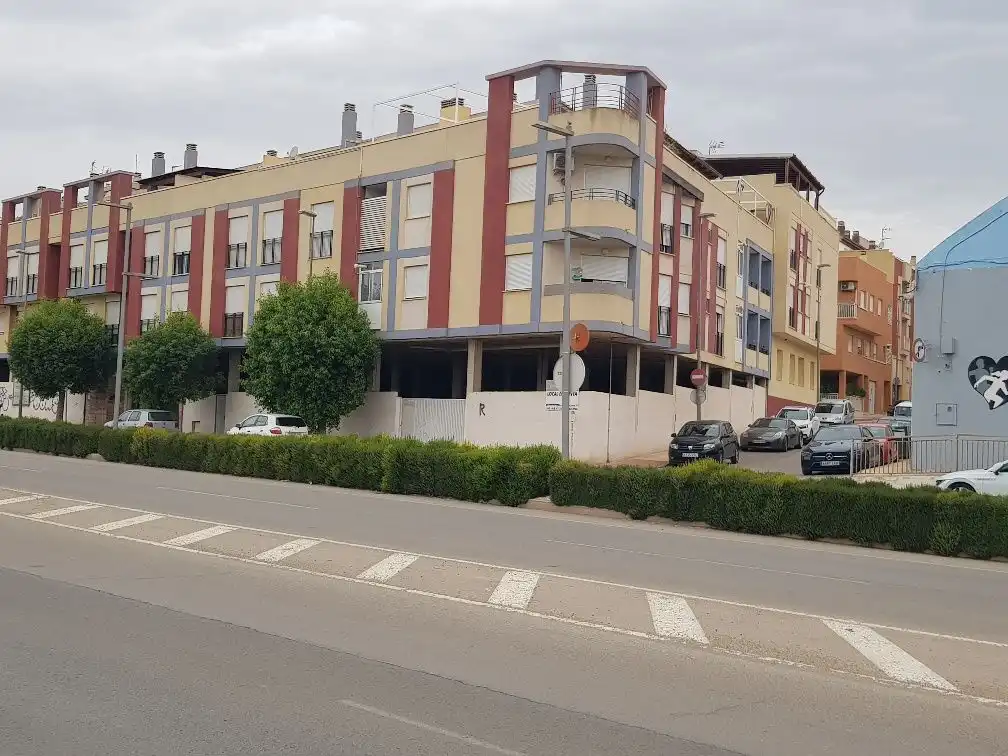 Business premises for sale in Avenida JUAN CARLOS I 59