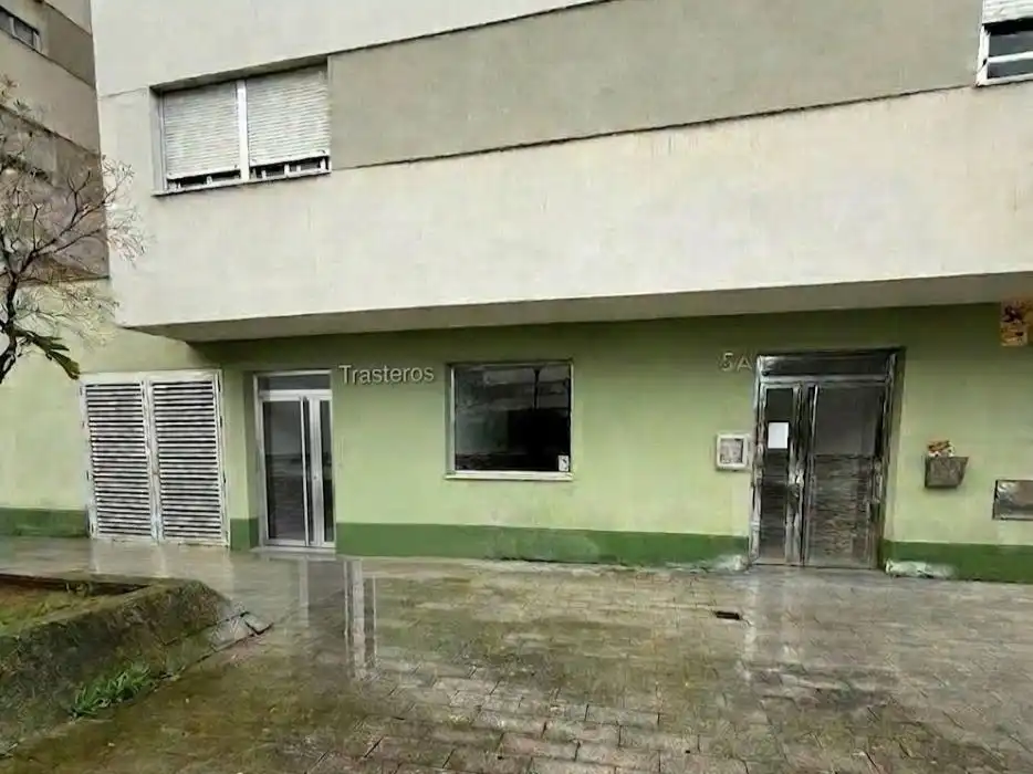 Vista exterior de Traster en venda en Cádiz amb Alarma