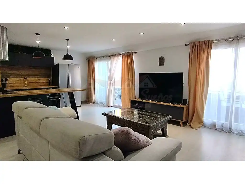 Wohnzimmer von Dachboden zum Verkauf in Elda