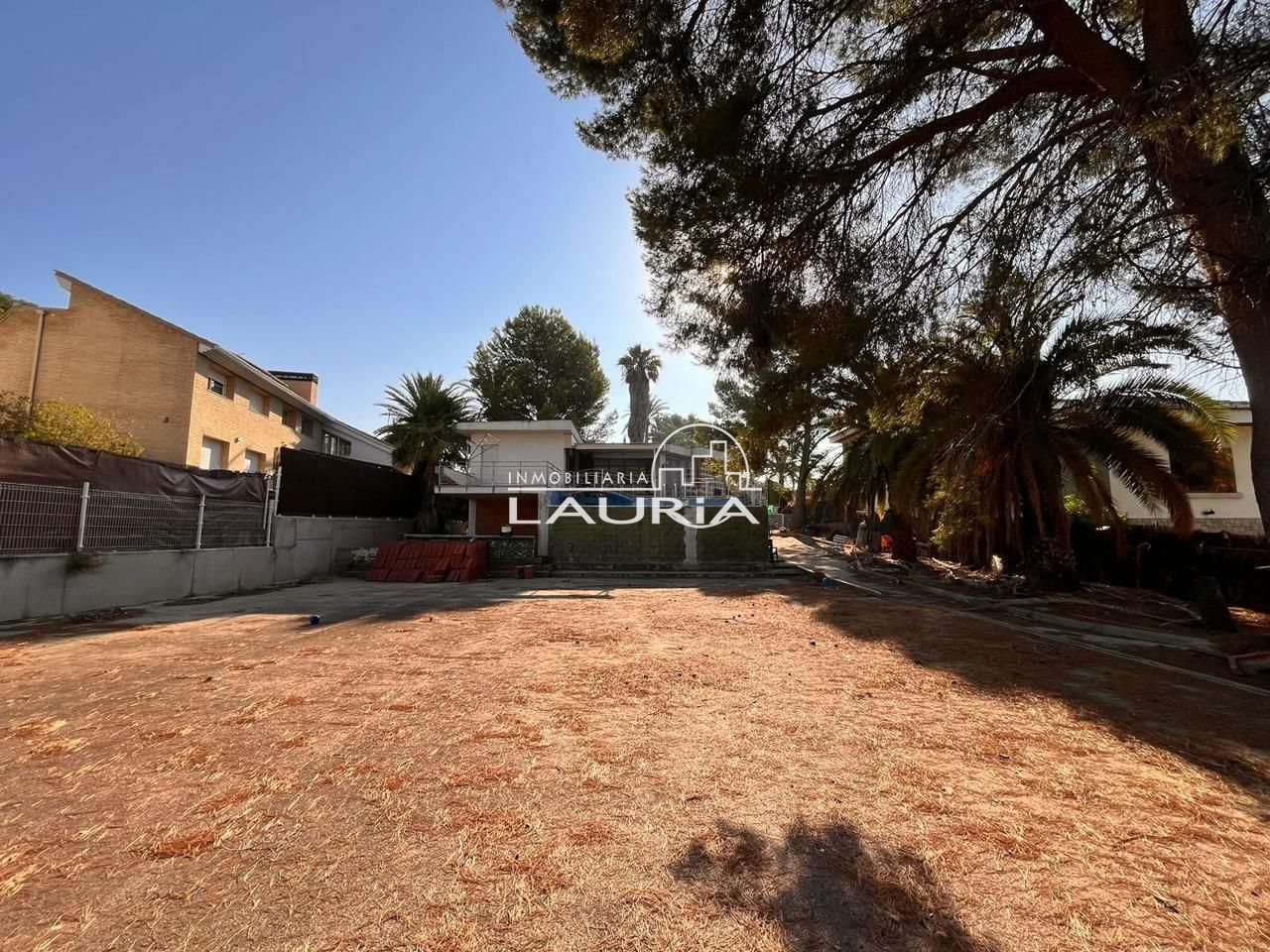 Exterior view of House or chalet for sale in Paterna  with Private garden, Terrace and Balcony